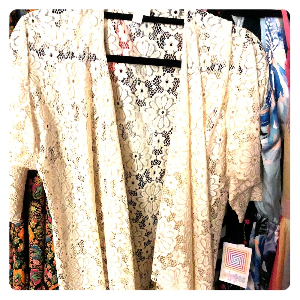 Lularoe cream lace Shirley Bnwt Small